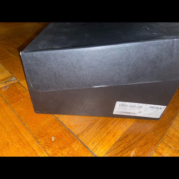 Saint Laurent shoes meet ups only in New York - Picture 7 of 8